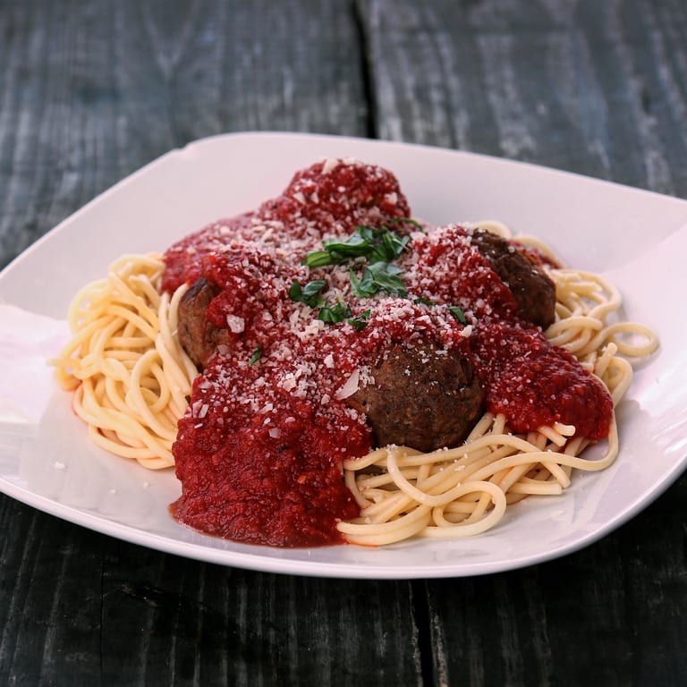 Classic Spaghetti and Meatballs: A Family Favorite
